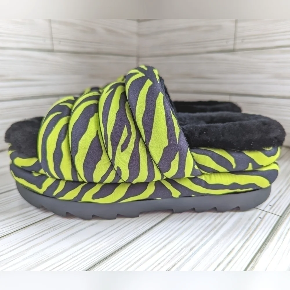 UGG Maxi Slides in Tiger Print in Key Lime and Black Women's Size 5 NWOT